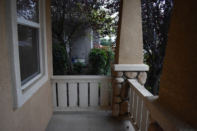 Photo - 570 Barclay Way