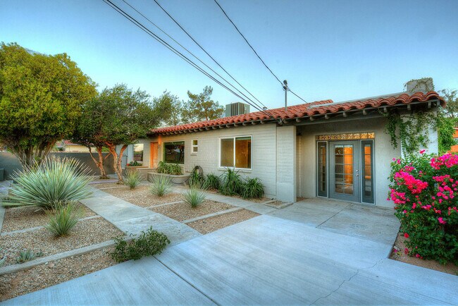 Photo - Luxury housing ,Close to U of A! Newly Ren...