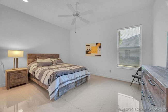 615 SW St Thomas Cove