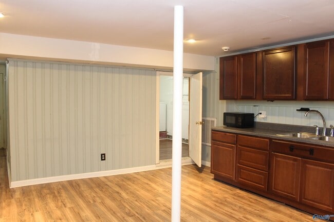 Photo - 2702 Evergreen St SE