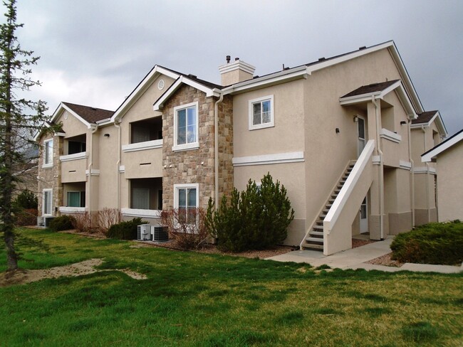 Condo, near Ft Carson, completely remodeled - Condo, near Ft Carson, completely remodeled