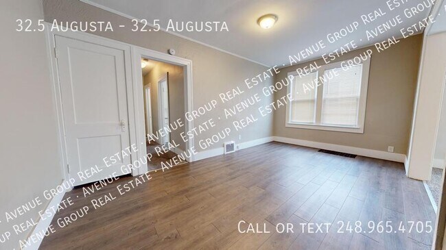 Photo - 32.5 Augusta Ave Unidad 32.5 Augusta