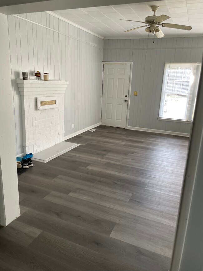 Photo - 907 Breeden Heights