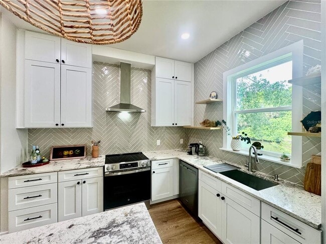 Photo - 56 Columbia Ln