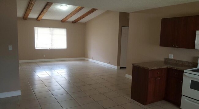 Photo - Grant St Duplex Unidad 5700