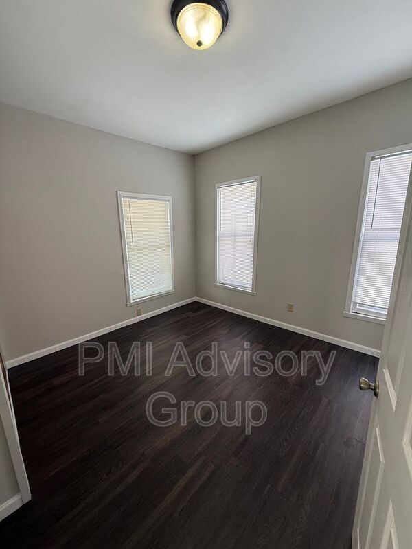 Photo - 200 SW Orchard St