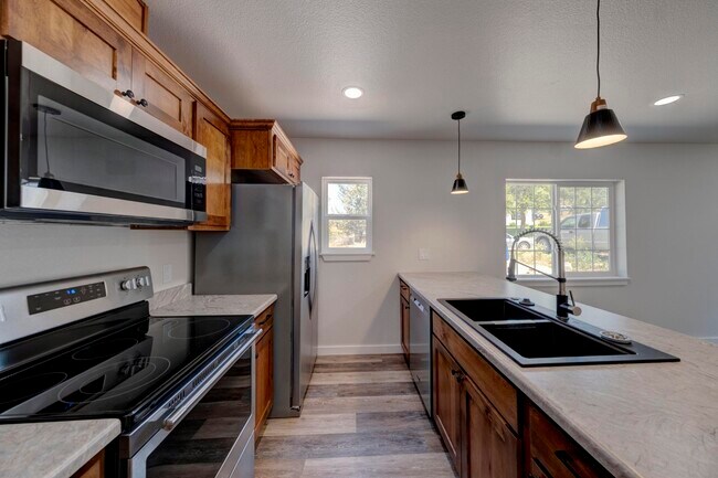 Photo - 744 E Loucks St Unidad 744 E Loucks St