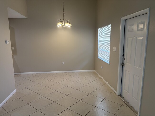 2011 Oleander Blvd