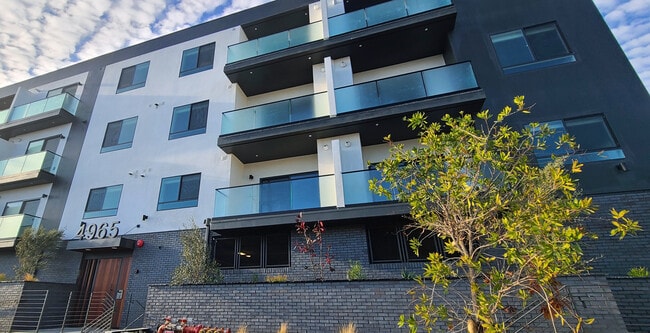 Building Photo - 4965 S Centinela Ave