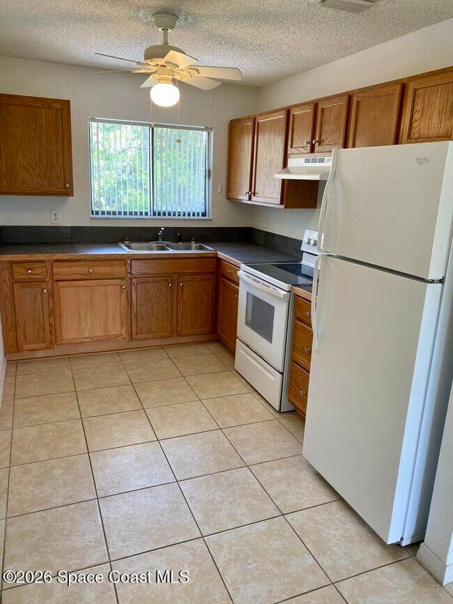 Photo - 1279 Valencia St SE