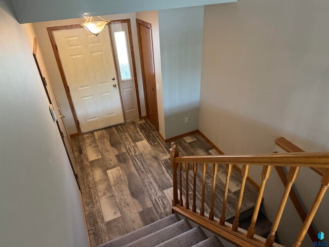 Photo - 630 N James Ave