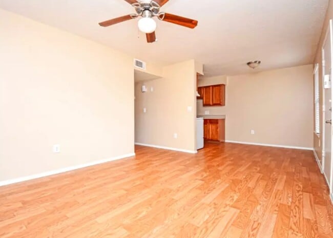 Photo - 160 Gibson Rd