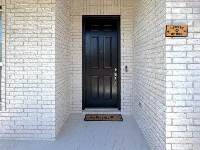 Photo - 213 Camille St