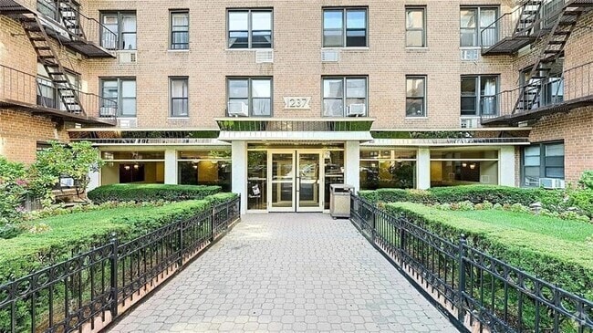 Building Photo - 1237 Avenue Z Unit F2 Rental