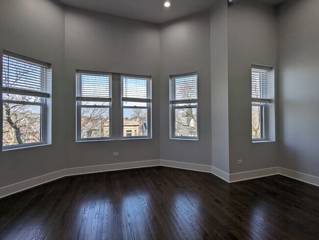 Photo - 2171 W Wilson Ave Unit 3