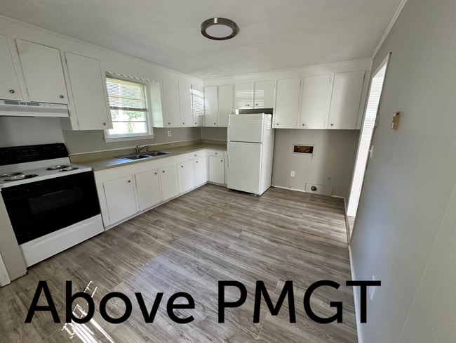 Photo - Duplex 2 bedroom- 1 Bath Unit 396 Sequoia Dr