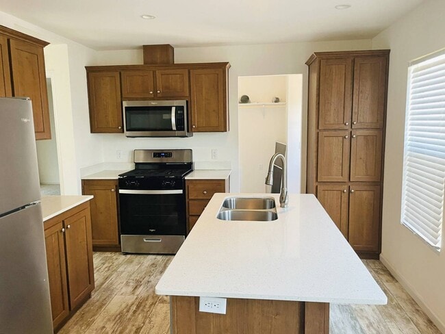 Photo - 533 E Sullivan St