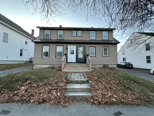 Building Photo - 178 Birch St