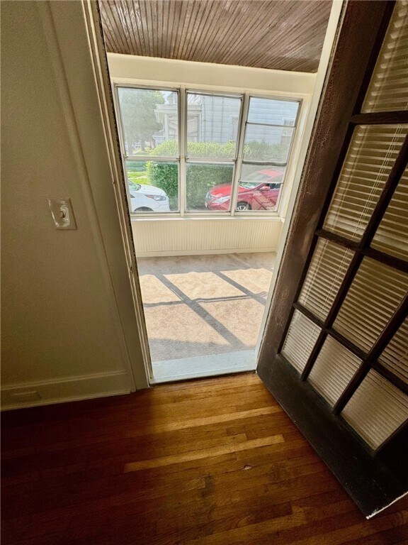 Photo - 235 E Elm St