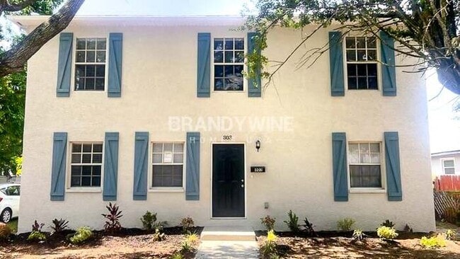 Building Photo - 803 E Baker St