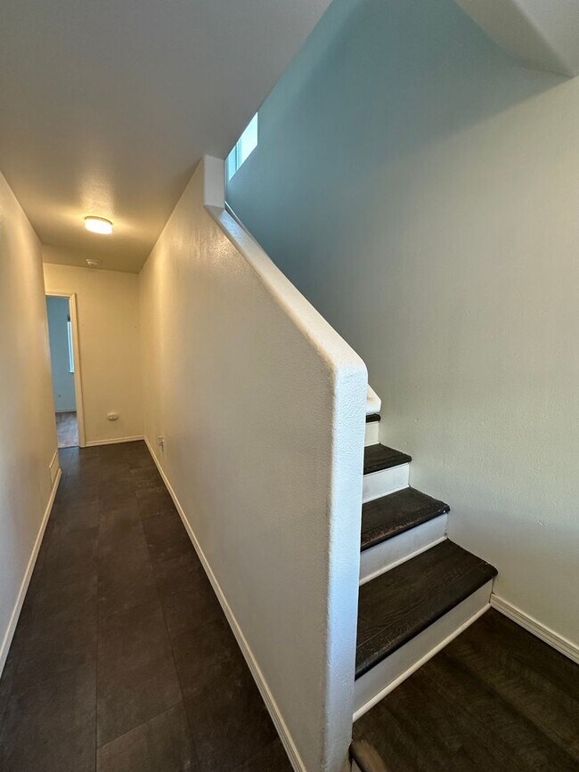 Photo - 3 bedroom 2 bathroom 2 car garage in Eagle...