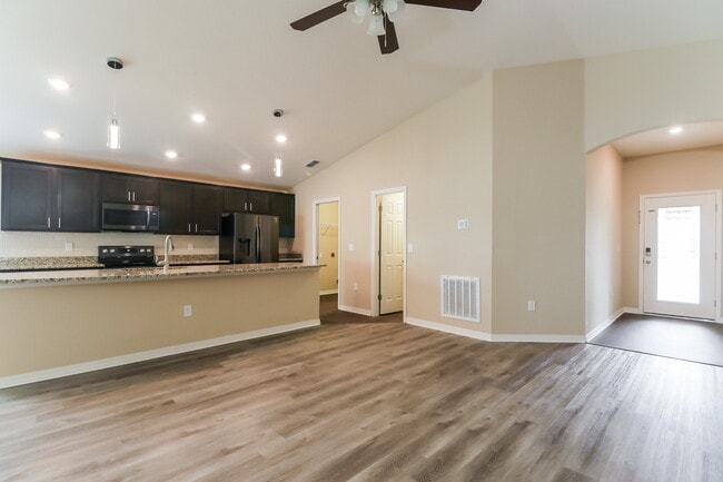 Photo - 6784 Hanworth Ln