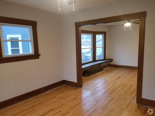 Building Photo - 2045 E Washington Ave Unit 1 Rental
