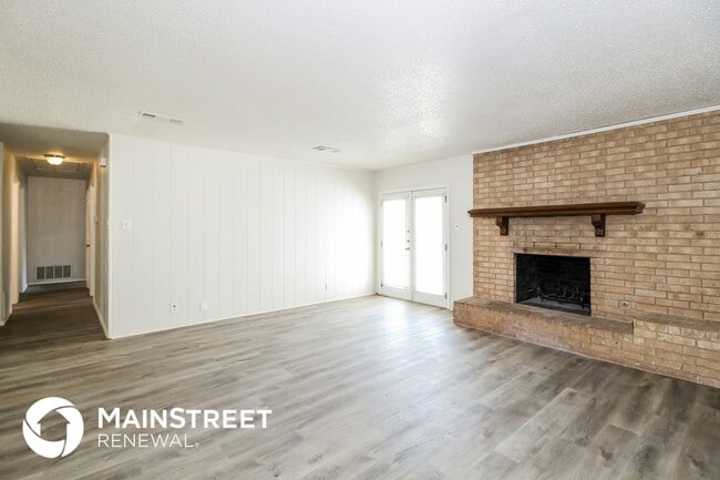 Photo - 1822 El Paso St