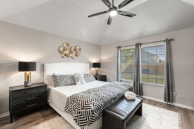 506 James Loop Unit SI ID1630306P
