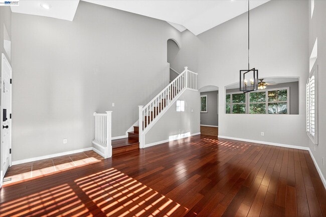 Photo - 133 Sundance Pl