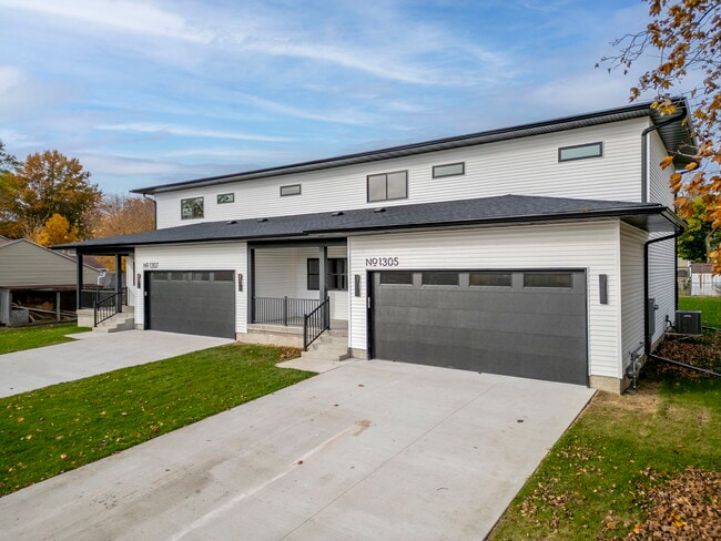 Photo - 1305 W 19th St