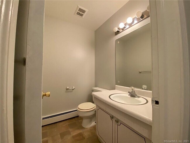 Photo - 204 Ellsworth Ave Unidad A