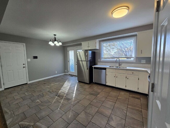 Photo - 710 Pembrook Pl