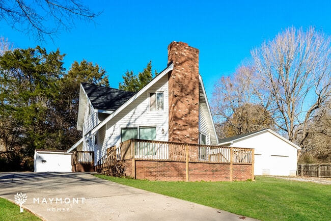 Photo - 1024 Seneca Rd