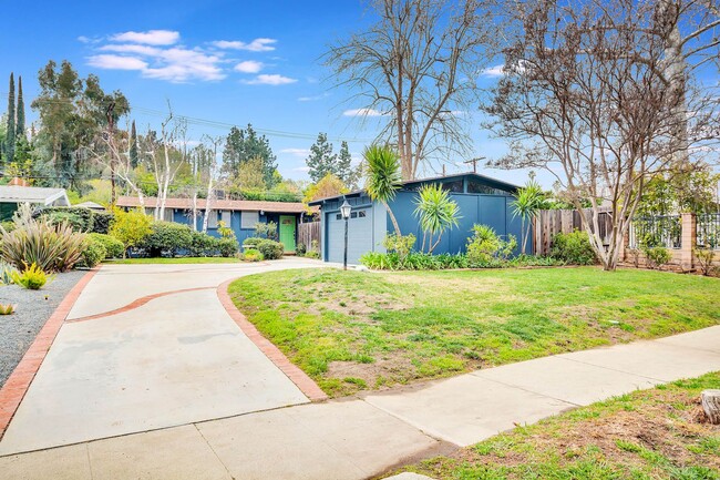 Stunning Woodland Hills Pool Home – South ... - Stunning Woodland Hills Pool Home – South ...