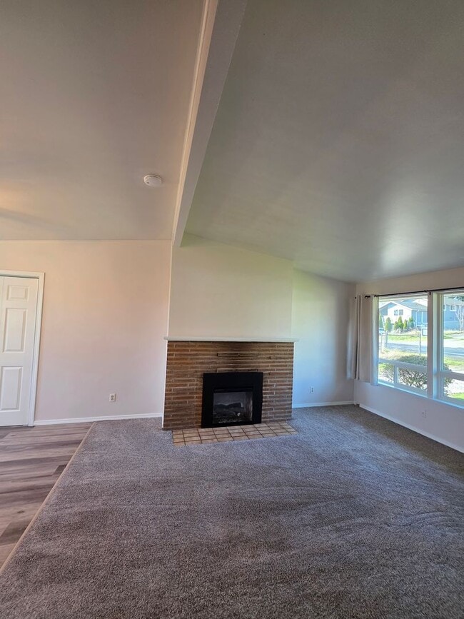 Photo - SeaTac rambler home -3 bedroom 1 bath with carport.  Fenced yard!!!  Available March 1st, 2026!