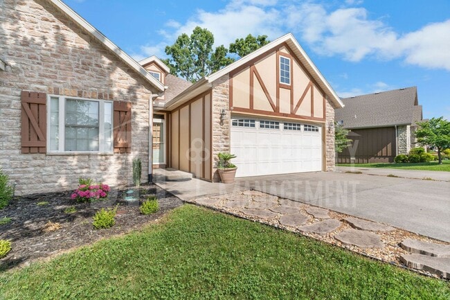 Building Photo - 3 Bedroom/2 Bath Duplex in Stonebridge Vil... Rental