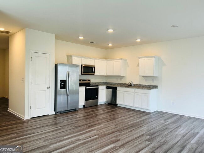 Photo - 307 Aldgate Wy