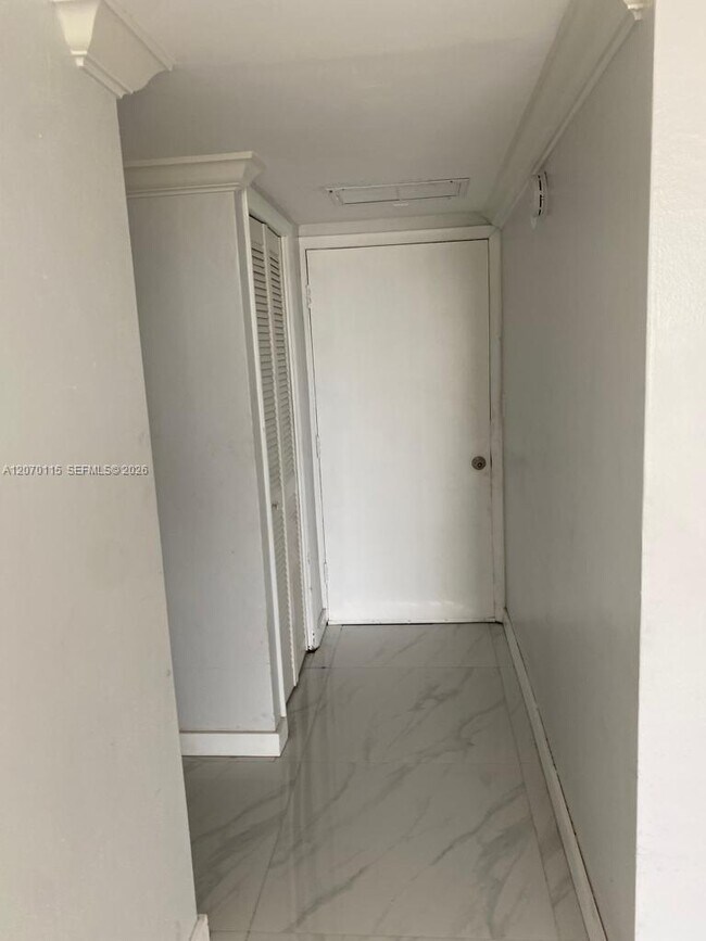 Photo - 2859 Leonard Dr Unidad G408