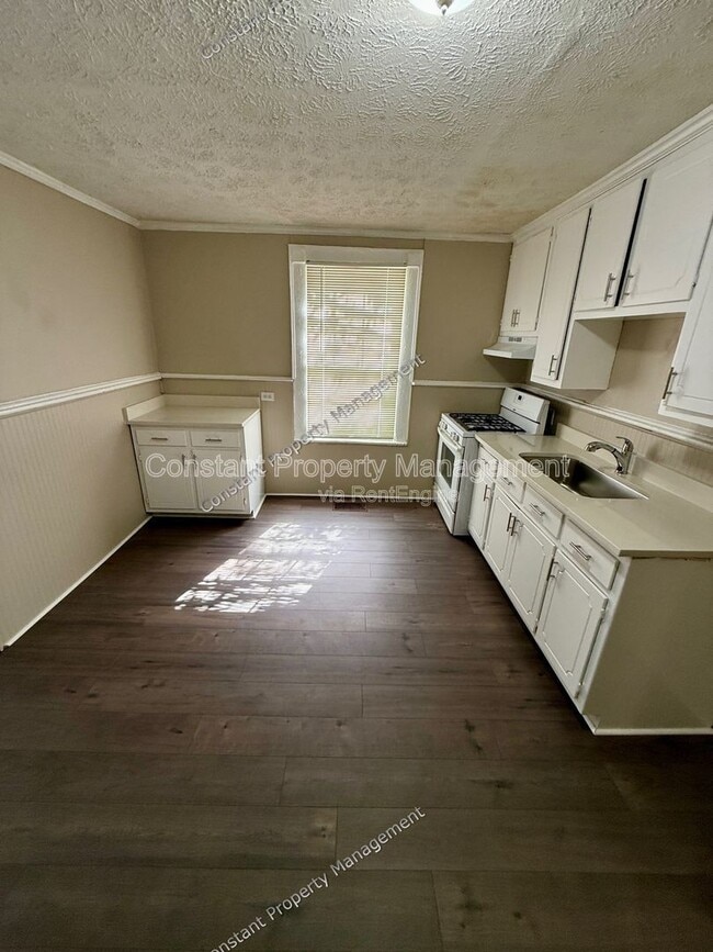 Photo - 504 Wheeler St