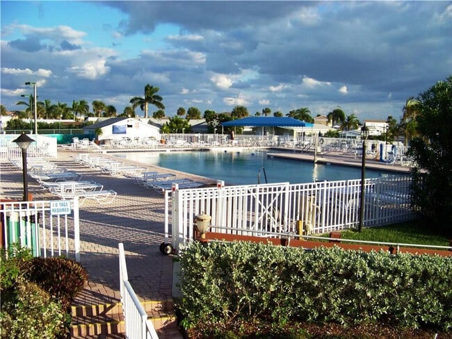 Photo - 710 Nettles Blvd Unidad SI ID1537496P