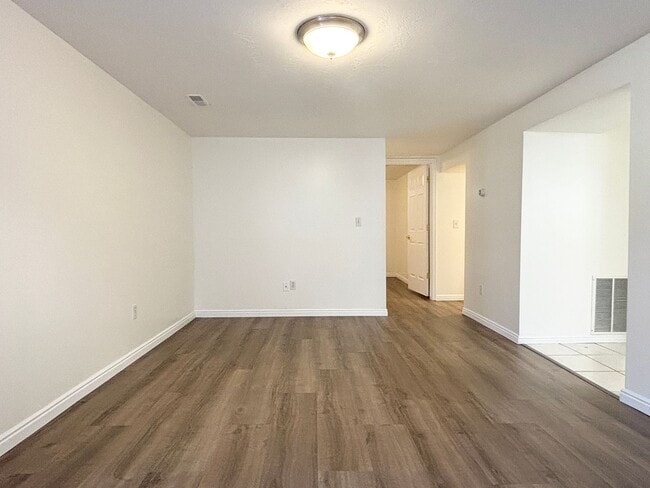 Photo - 2028 Sunnyside Ave S Unit B
