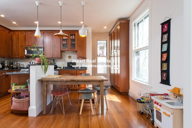 Photo - 72 Cypress St