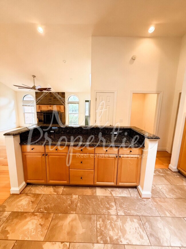 Photo - 1429 Adella St