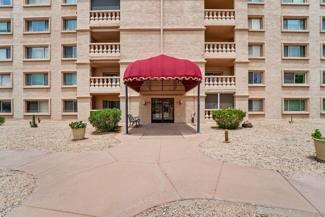 Photo - Welcome to this fabulous 2-bedroom, 2-bathroom condo in the heart of South Scottsdale!