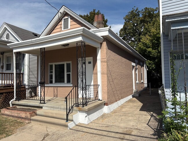 Photo - 2756 Latonia Ave