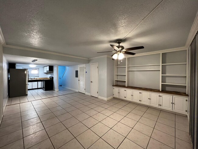 Photo - 111 Springwood Cir