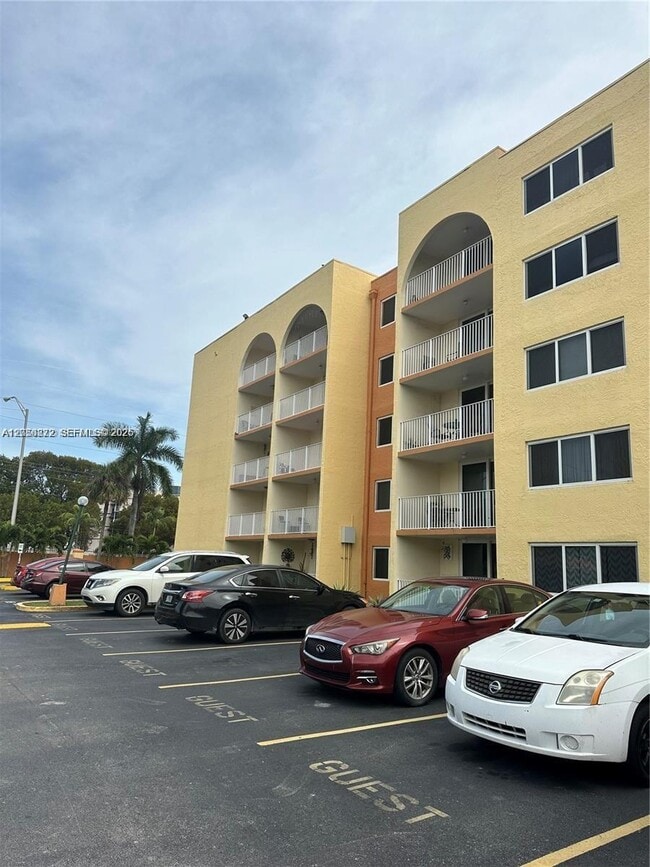 Building Photo - 6970 NW 186th St Unit 3-502