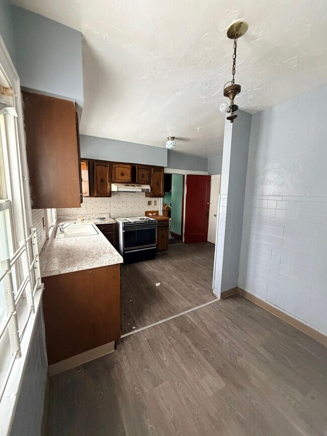 Photo - 9426 Dickens Ave Unit 1