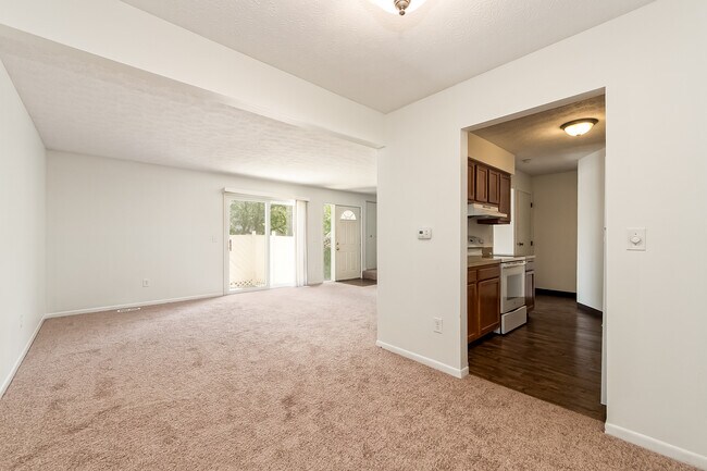 Sala de estar - Cunard Village Apartments